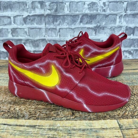 Nike Roshe One Triple Red The Flash Lightning Custom 511881-666 Mens Size 8.5 - Picture 2 of 10